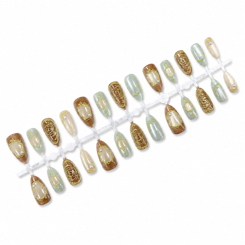 Dames Kunstnagels Met Decoratieve Accenten 4