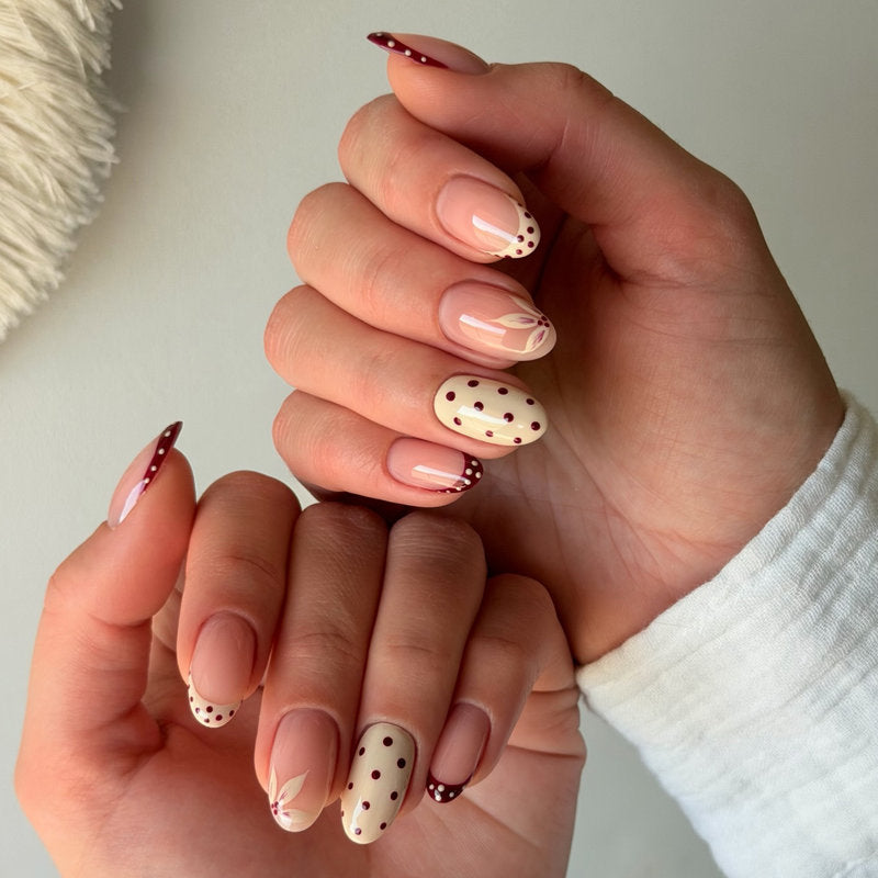 Dames Kunstnagels met Bloemen- en Stippendessin 1