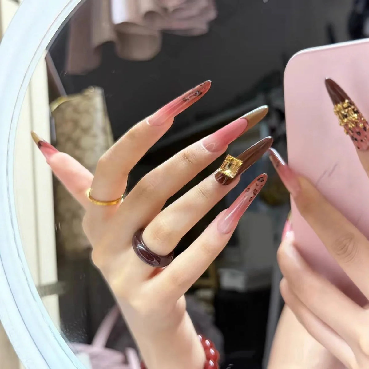 Dames Nagels Set Stiletto Design Met Artistiek Ontwerp 2