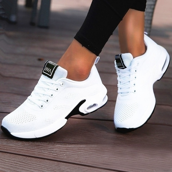 Ergonomische, lichtgewicht sneakers van synthetisch materiaal. 4