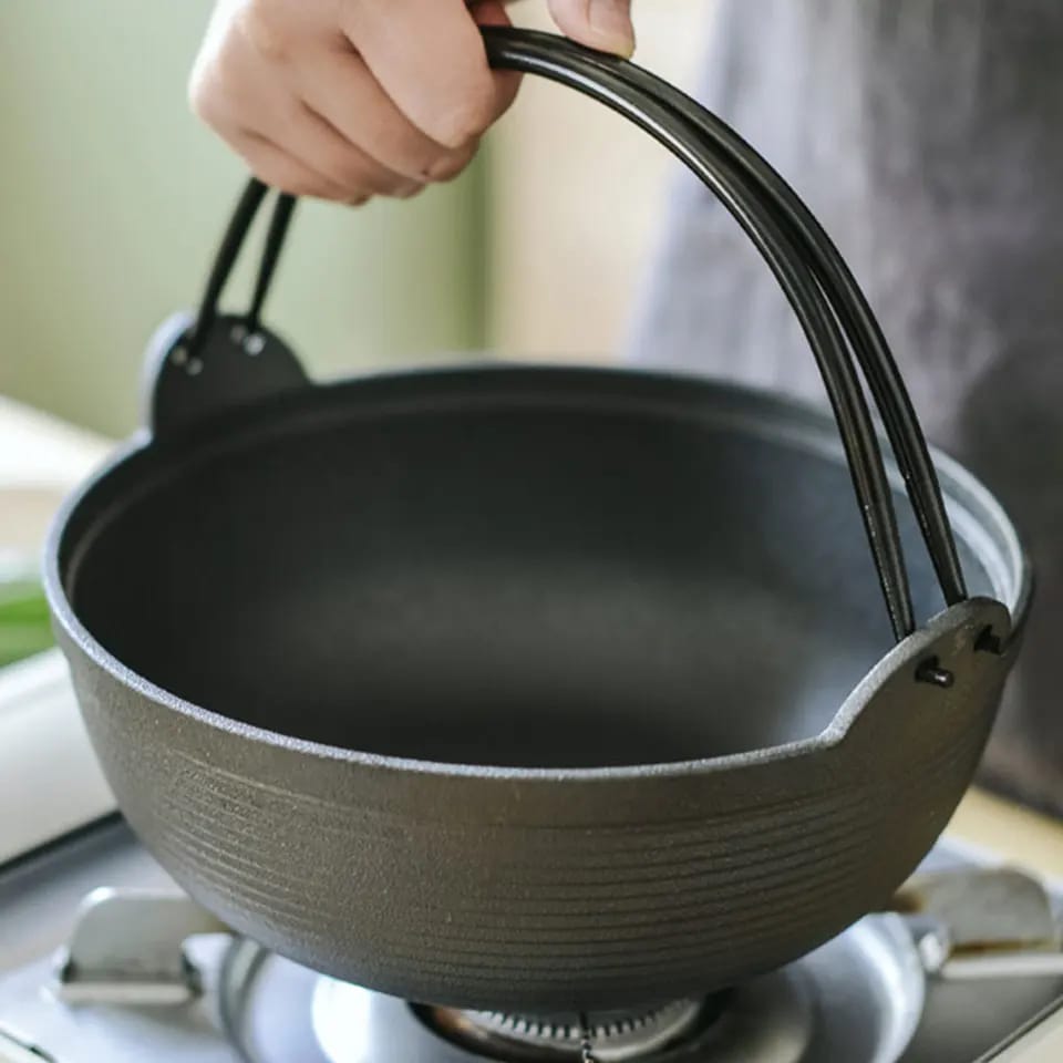Gietijzeren Wok met Houten Deksel voor Koken 1