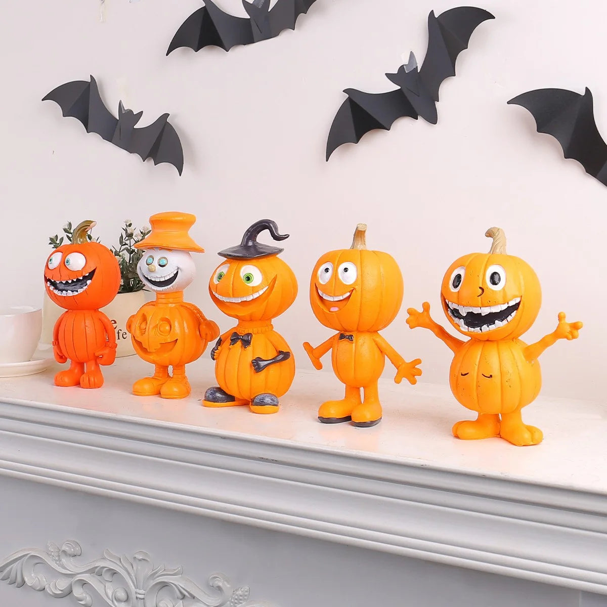 Halloween Pompoenfiguur met Humoristische Uitstraling 2