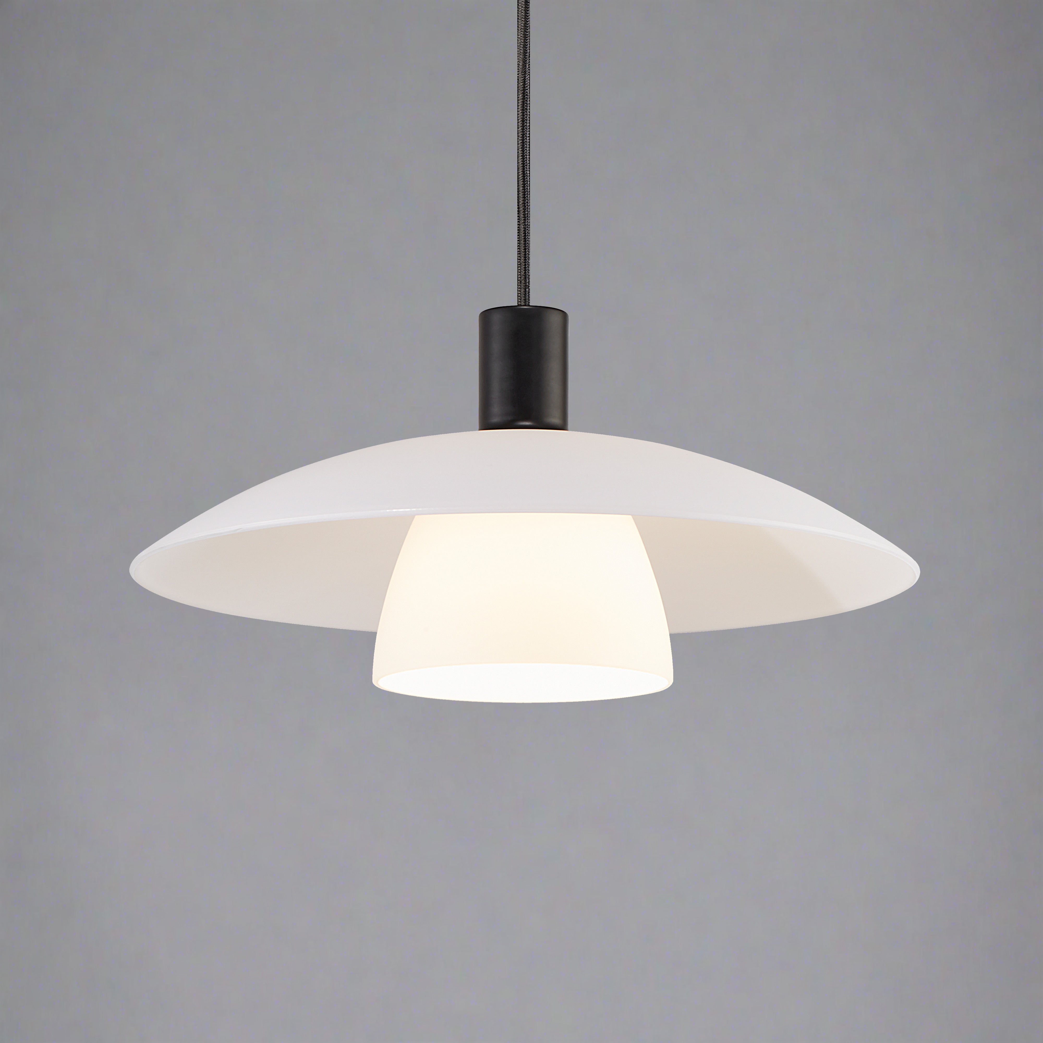 Hanglamp Eettafel Scandinavisch Design met Opaalwitte Glaskappen voor Woonkamer en Eetkamer 0