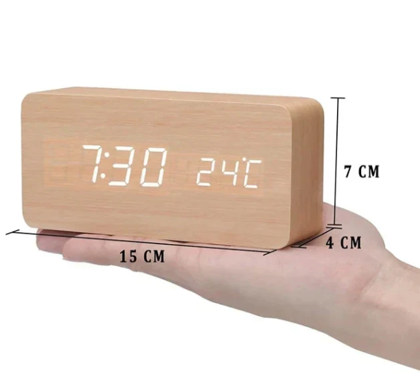 Houten Wandklok met LED Display en Minimalistisch Ontwerp 10