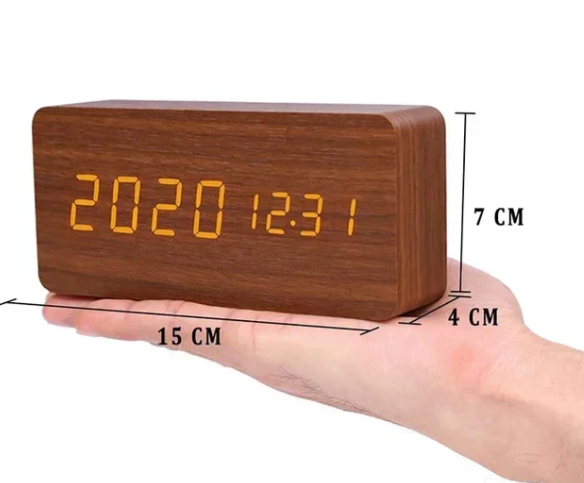 Houten Wandklok met LED Display en Minimalistisch Ontwerp 9