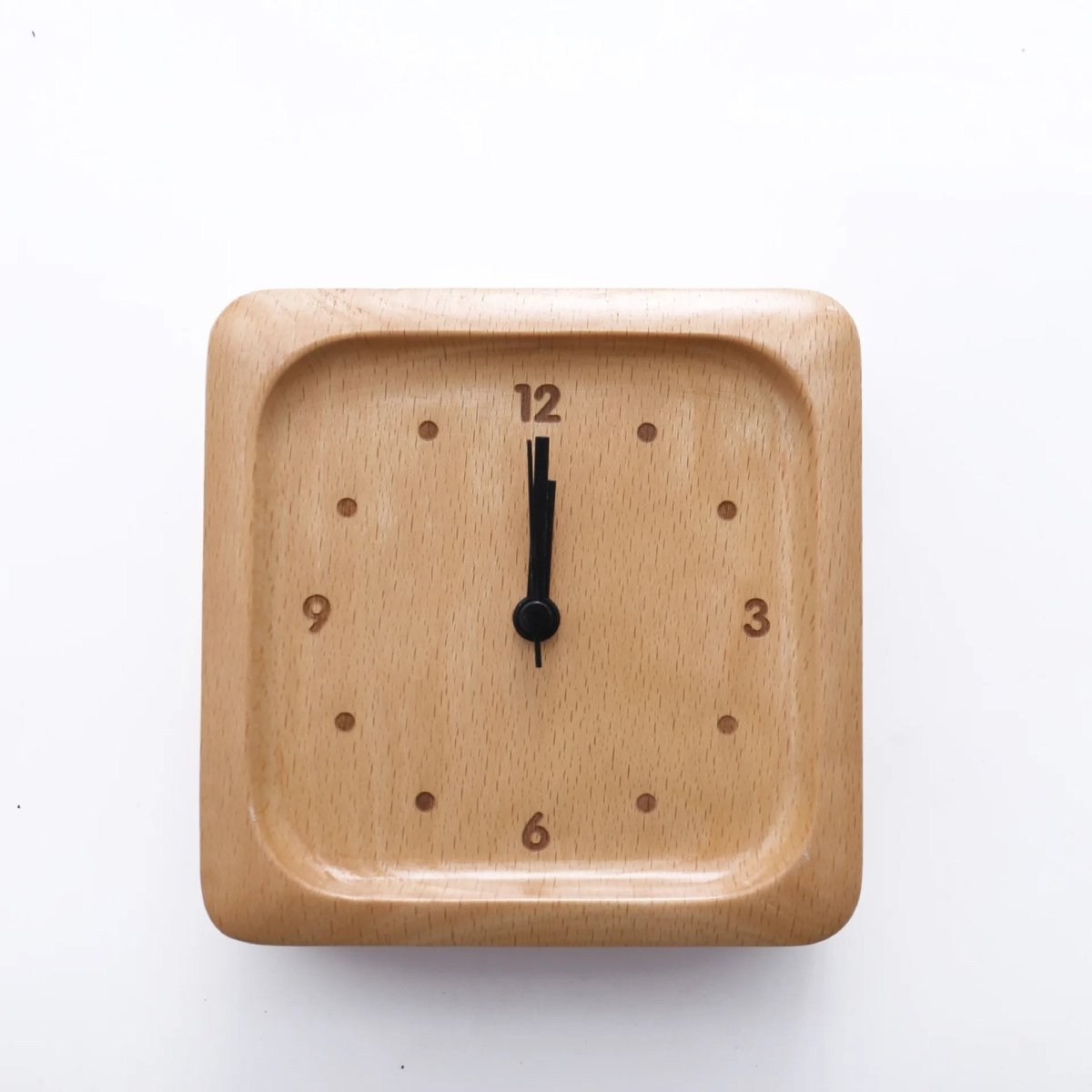 Houten Wekker Minimalistisch Design voor Een Rustige Sfeer 4