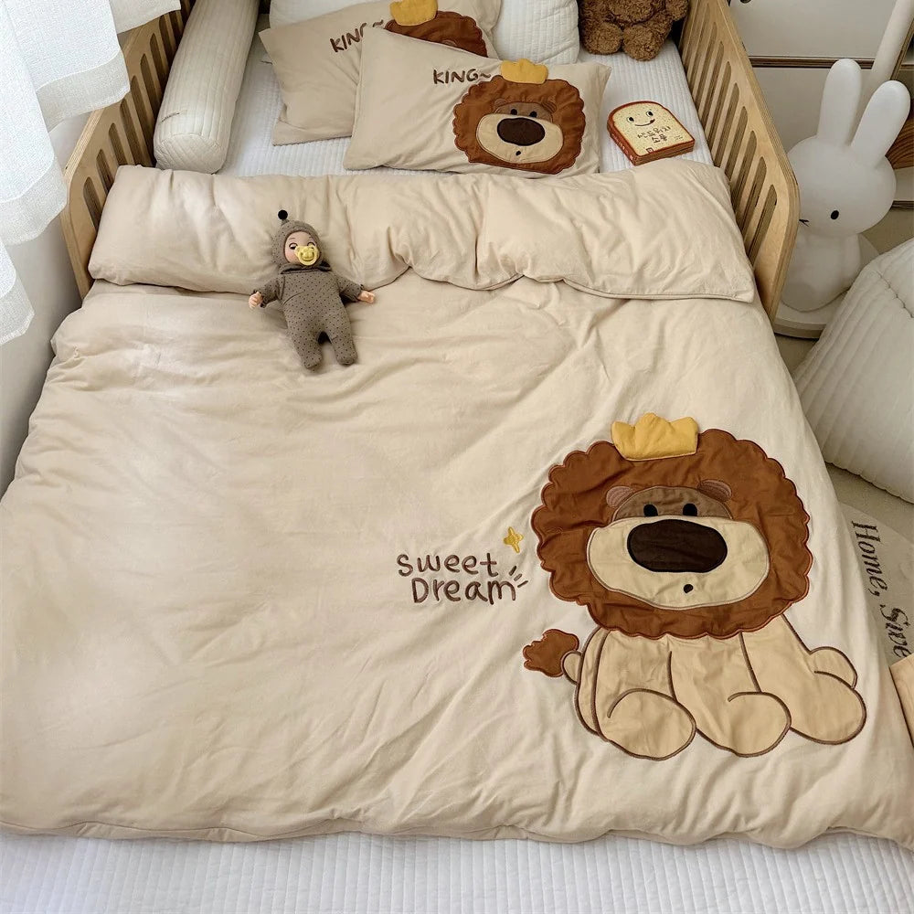 Kinderbeddengoedset met leeuwenapplicatie en zachte katoenmix 0