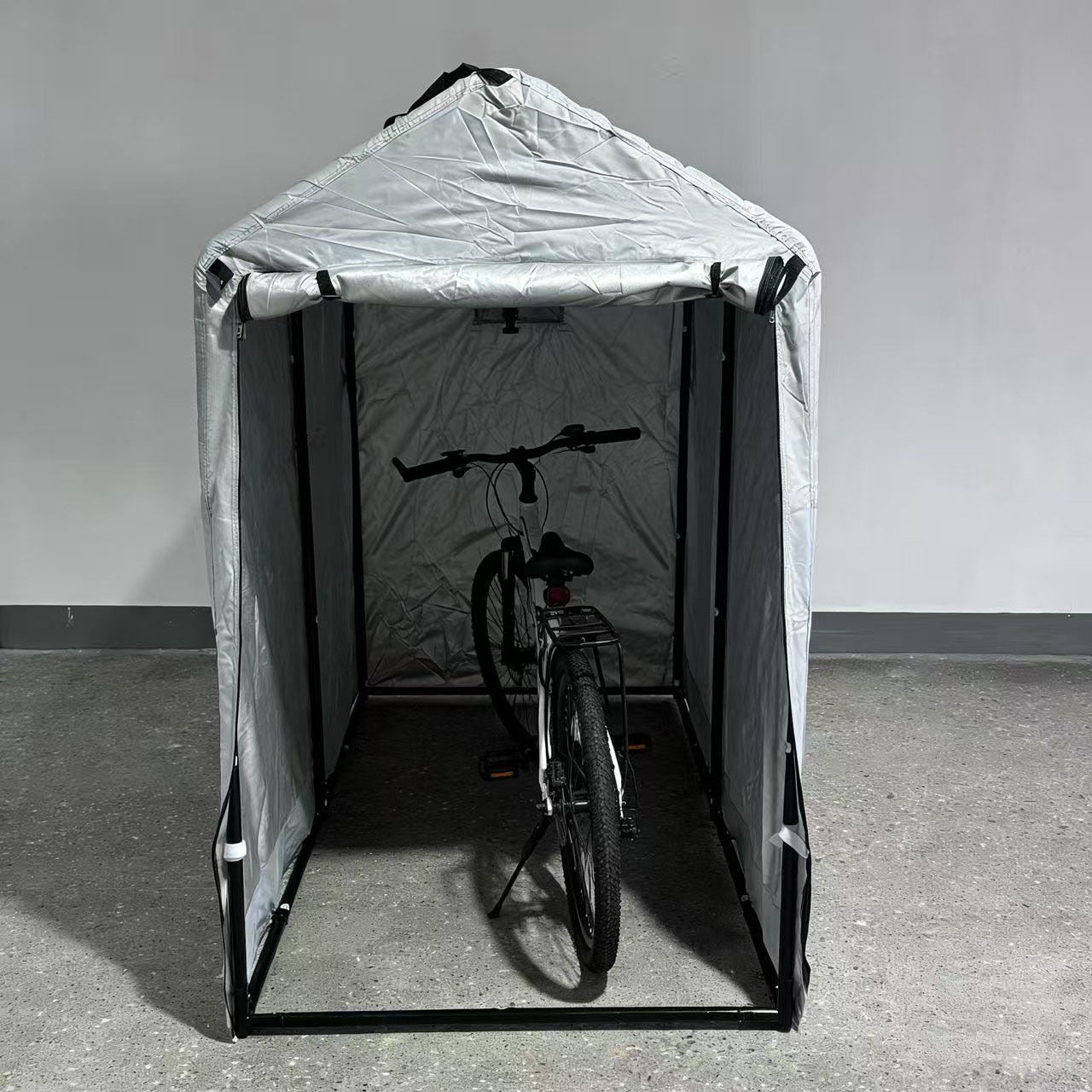 Mobiele Kleedkamer Voor Buitenactiviteiten Ruim en Praktisch 1