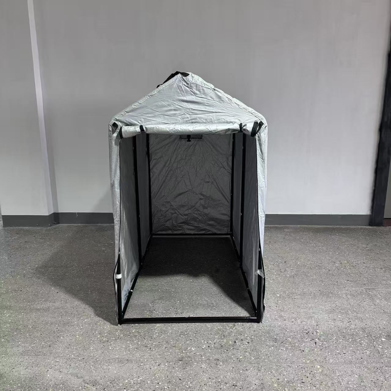 Mobiele Kleedkamer Voor Buitenactiviteiten Ruim en Praktisch 3