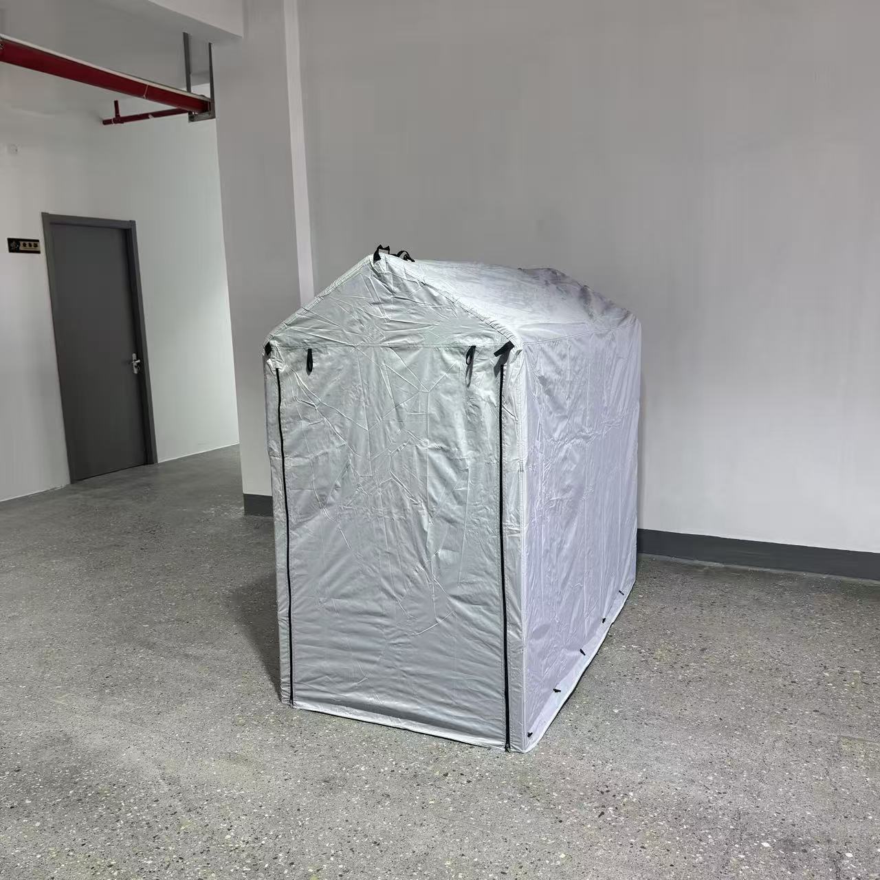 Mobiele Kleedkamer Voor Buitenactiviteiten Ruim en Praktisch 4
