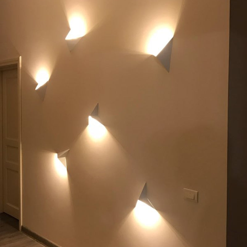 Moderne Driehoekige Wandlamp Voor Binnen Ruimtes 1