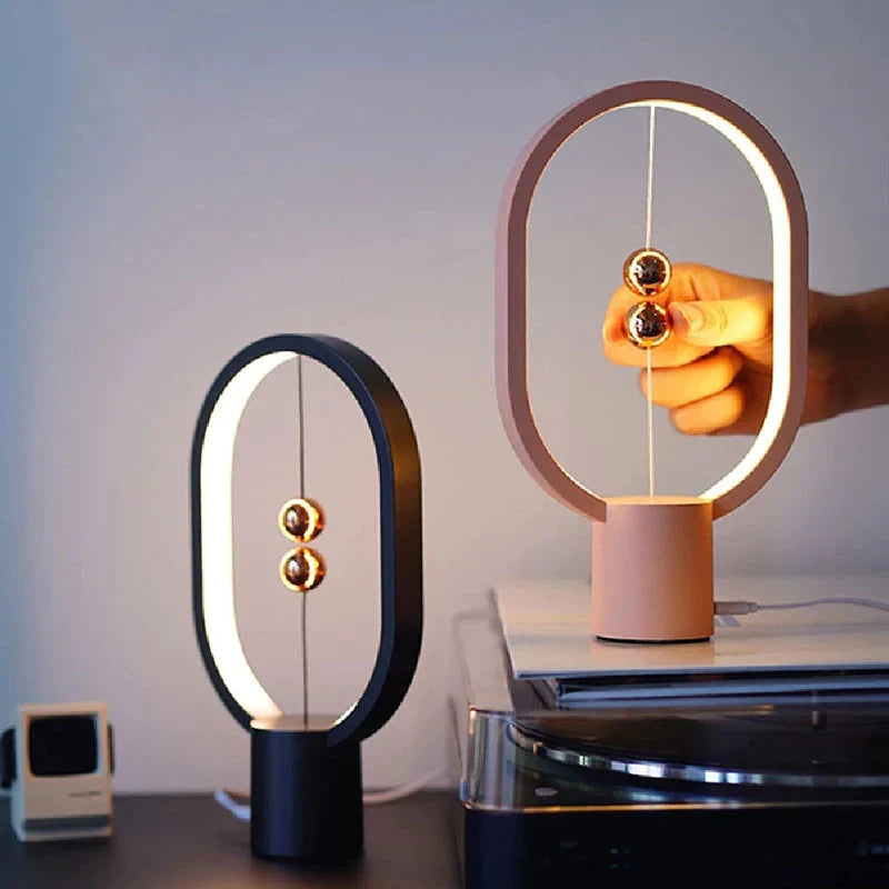 Moderne Mini Balans Nachtlamp met Magnetische Houten Ballen 2