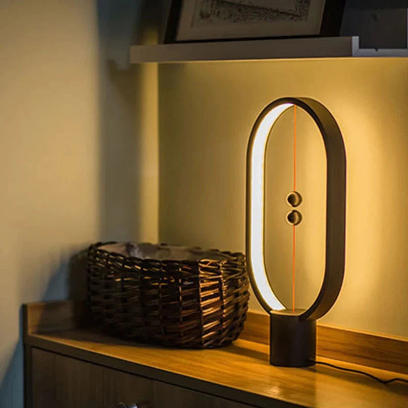 Moderne Mini Balans Nachtlamp met Magnetische Houten Ballen 3