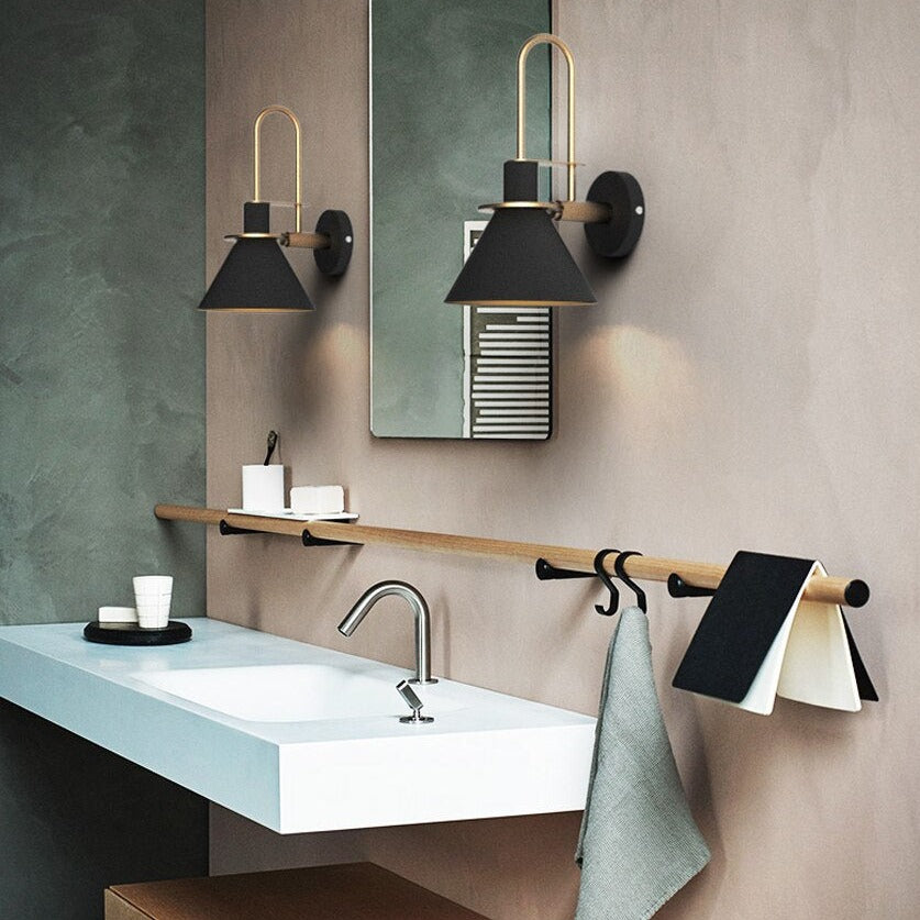 Moderne Wandlamp met Gouden Accenten 4