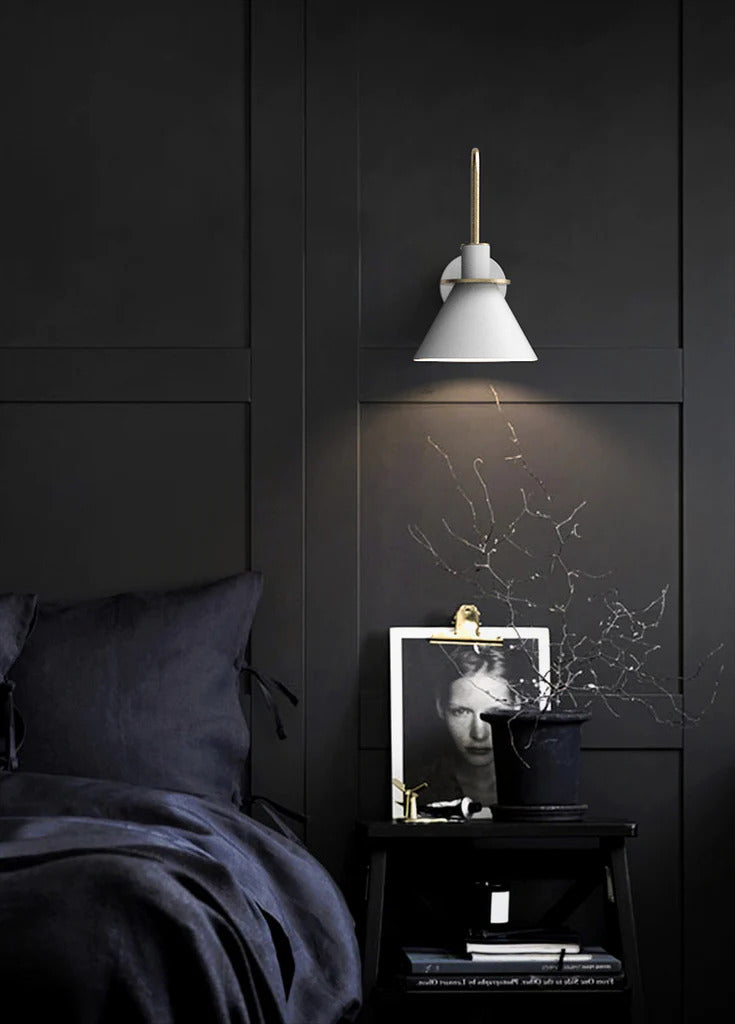 Moderne Wandlamp met Gouden Accenten 7