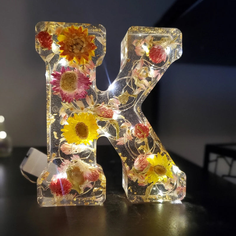 Nachtlampje met Gedroogde Bloemletters 8