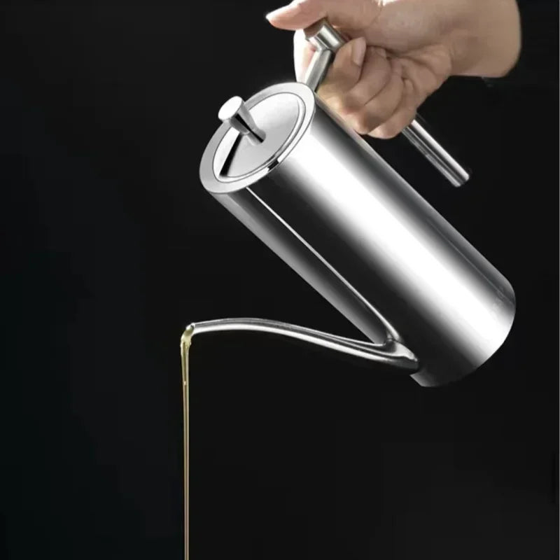 RVS Oliekan 500/700 ml Met Ergonomisch Handvat 2
