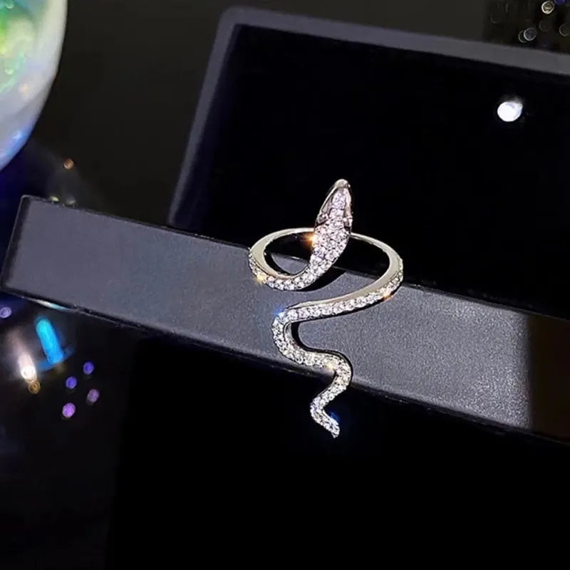 Serpent Glamour Ring