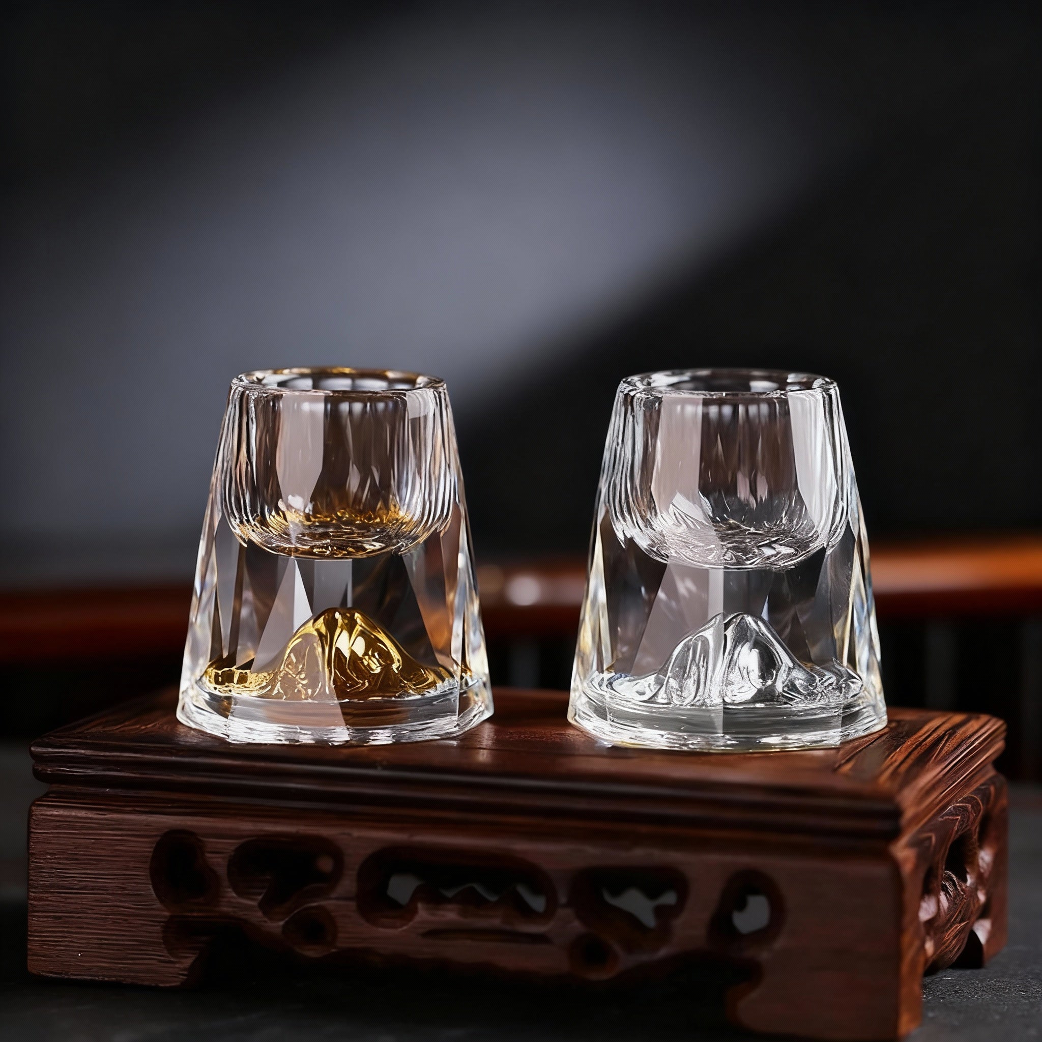Set van 2 Luxe Kristallen Glazen met Gouden Accenten 3