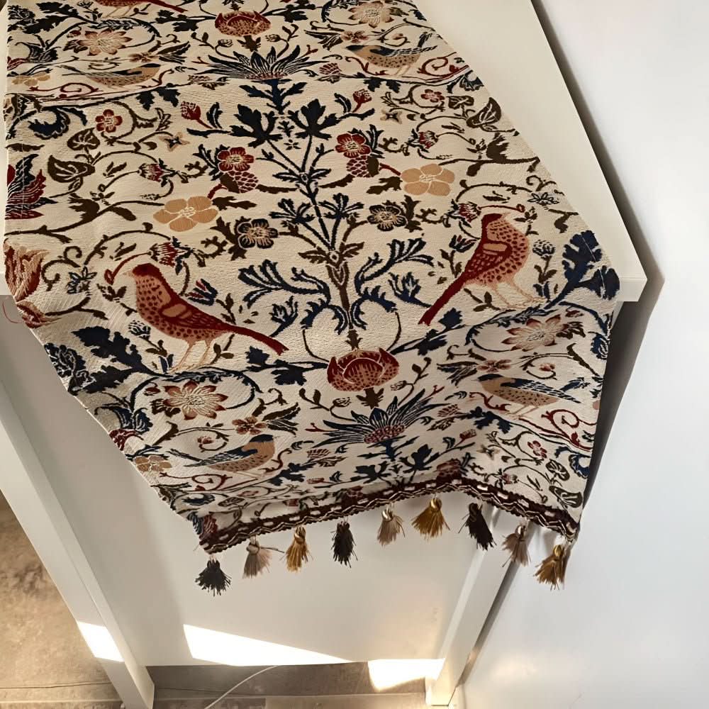 Tafelloper met Bloemen- en Vogelmotief 8