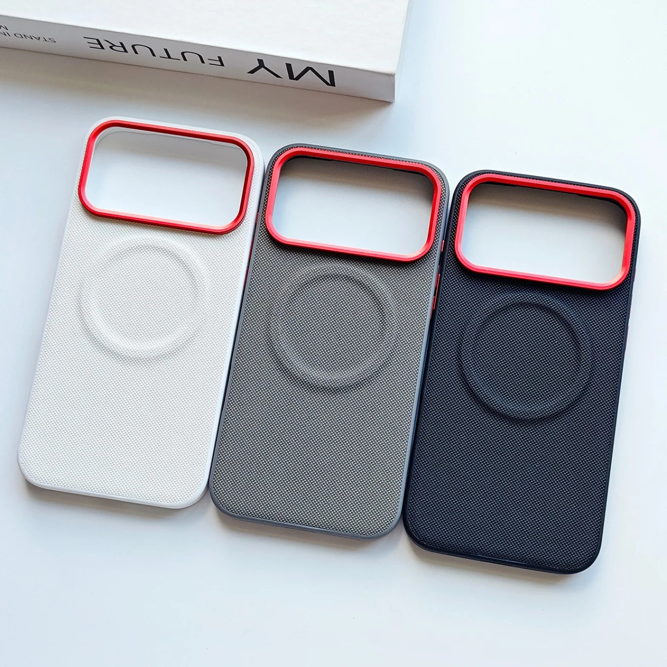 Telefoonhoesje voor iPhone 17 Pro Max met Magnetische Ring en Unieke Rode Lens 2