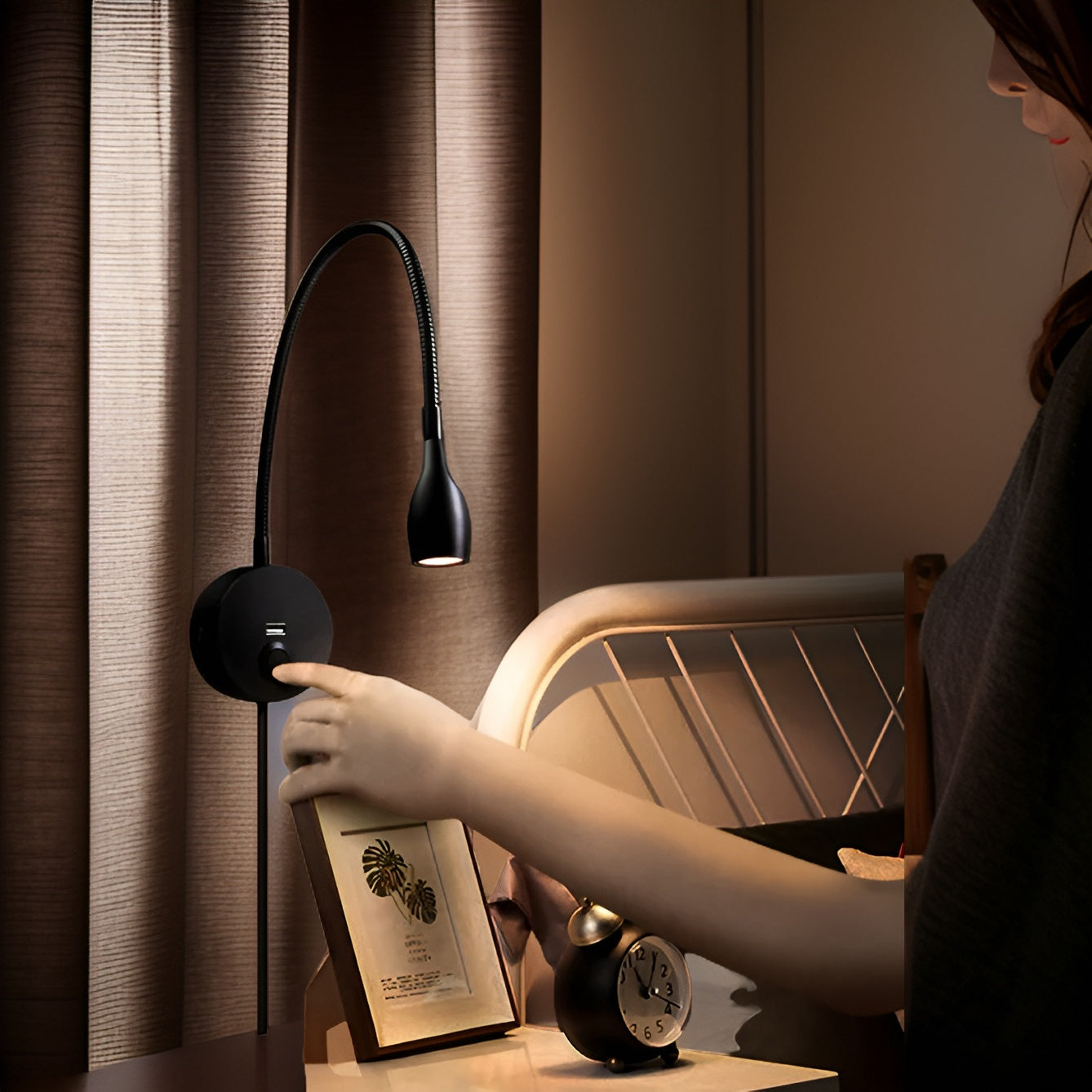 Verstelbare Leeslamp met USB Oplaadpoort voor Bed en Bureau 0
