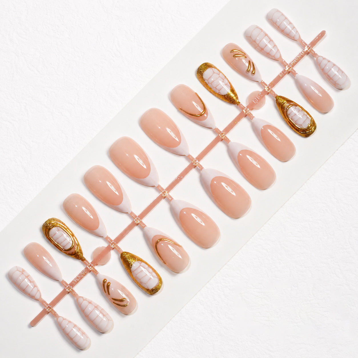 Vrouwen Kunstnagels Met Artistiek Design 4