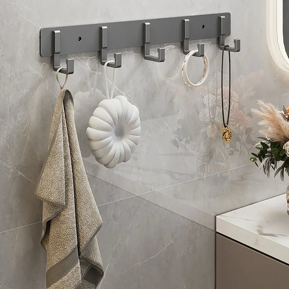 Wandkapstok met Zwarte Haken voor Modern Wonen 4