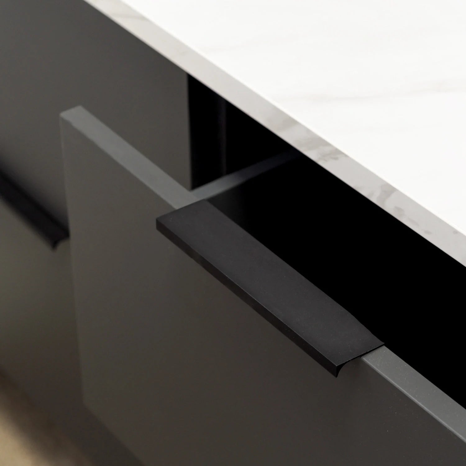 Zwarte Handgrepen Keukenkasten Vingerrand Stijl Modern Design 2