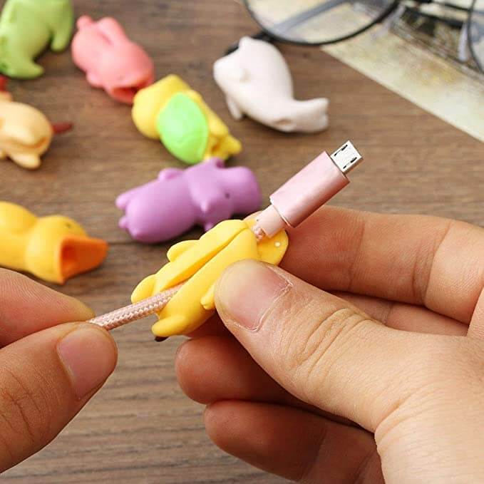 Schattige dieren bijt kabel beschermer