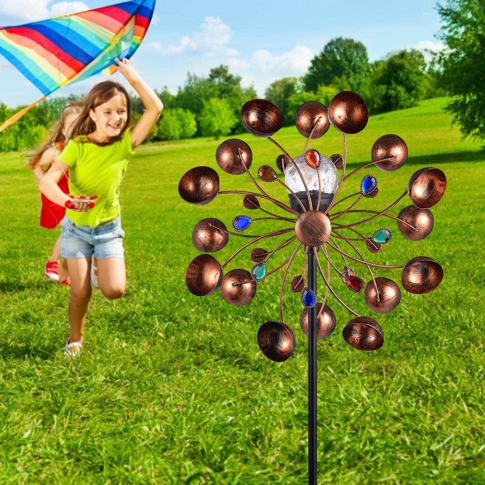 Zonne-energie aangedreven glazen bal windmolen