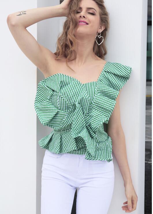 Gestreepte blouse met één schouder en volant